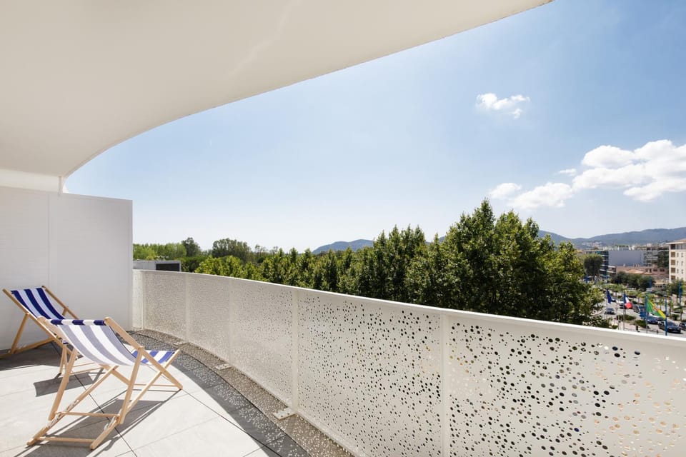 Patio, City view