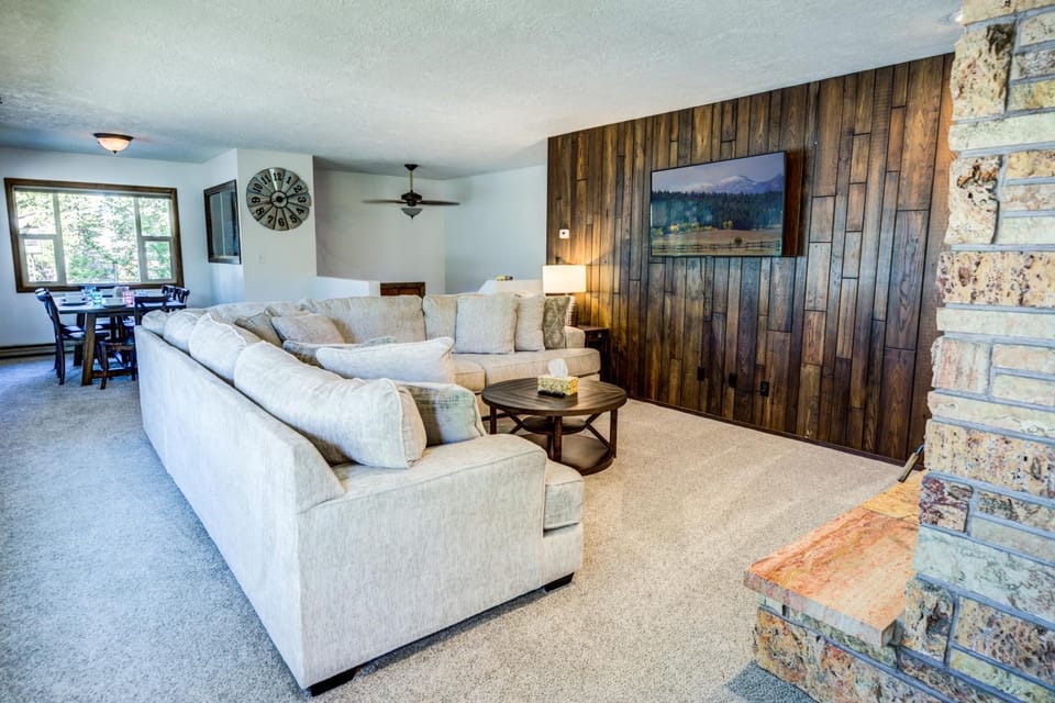 TV and multimedia, Living room, Seating area