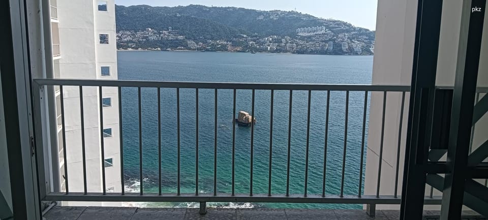 SUITE EN TORRES GEMELAS a pie de playa 1403 N Apartment hotel in Acapulco