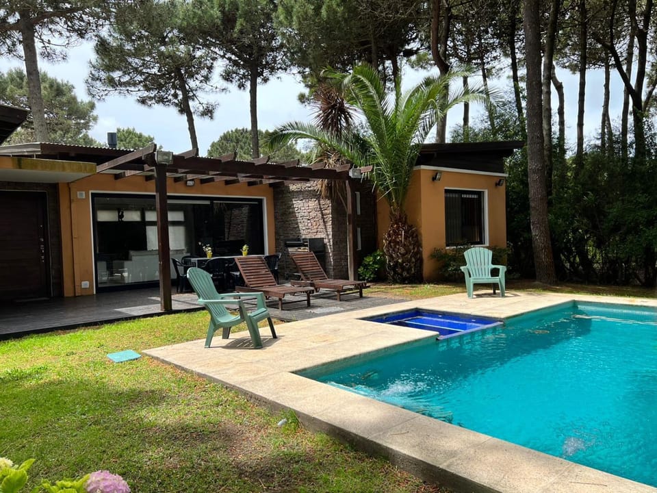 Patio, Pool view, Swimming pool, sunbed
