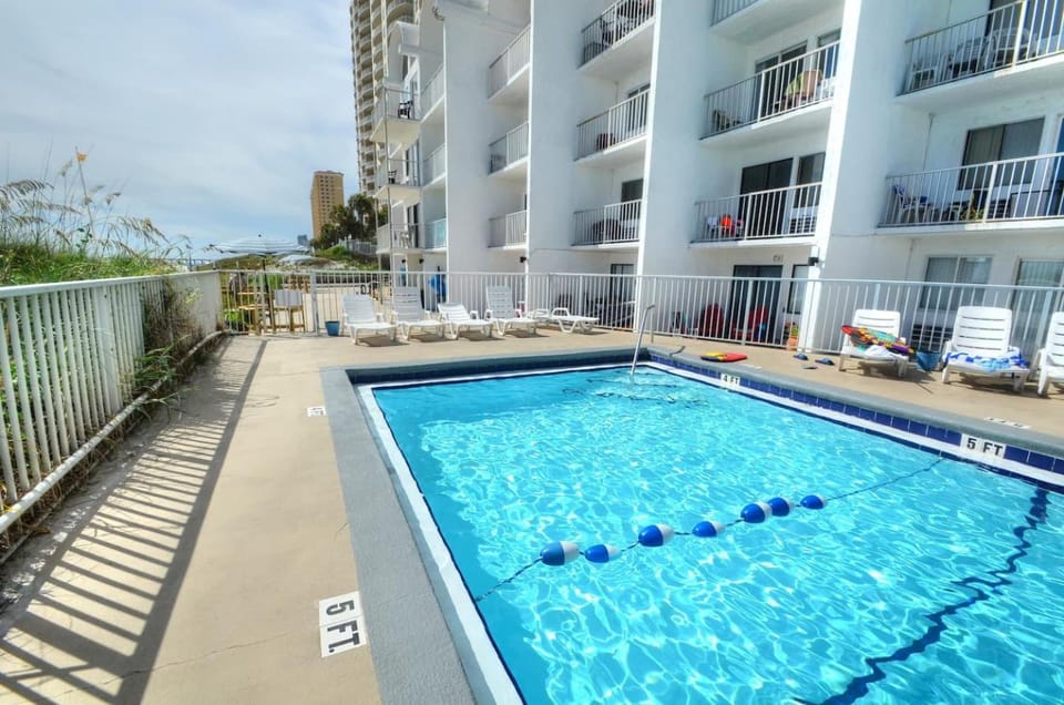 Patio, View (from property/room), Pool view, Swimming pool, Swimming pool, sunbed