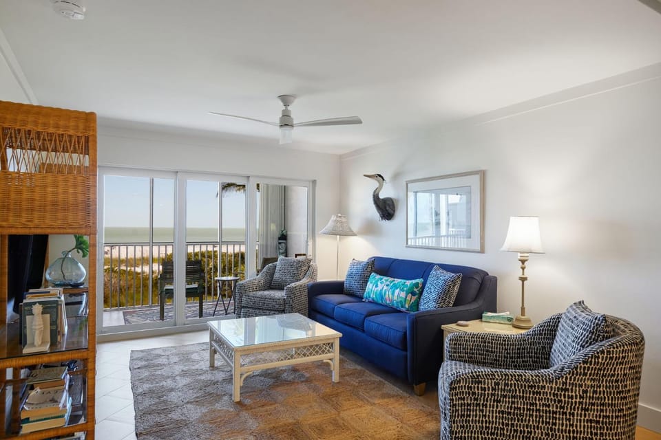 Gorgeous Oceanfront Residence in Exclusive Sanibel Surfside House in Sanibel Island
