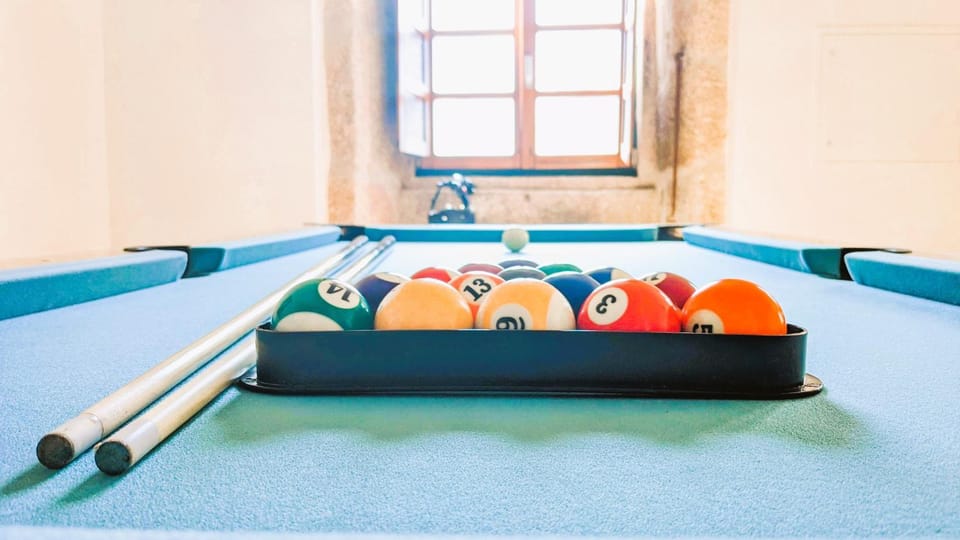 Billiard, Game Room