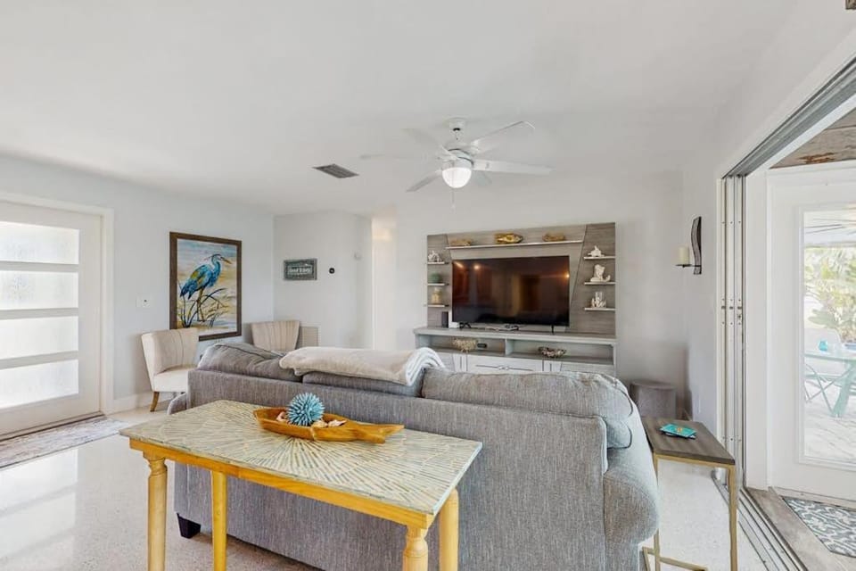 Redfish Cove Getaway House in Cape Coral