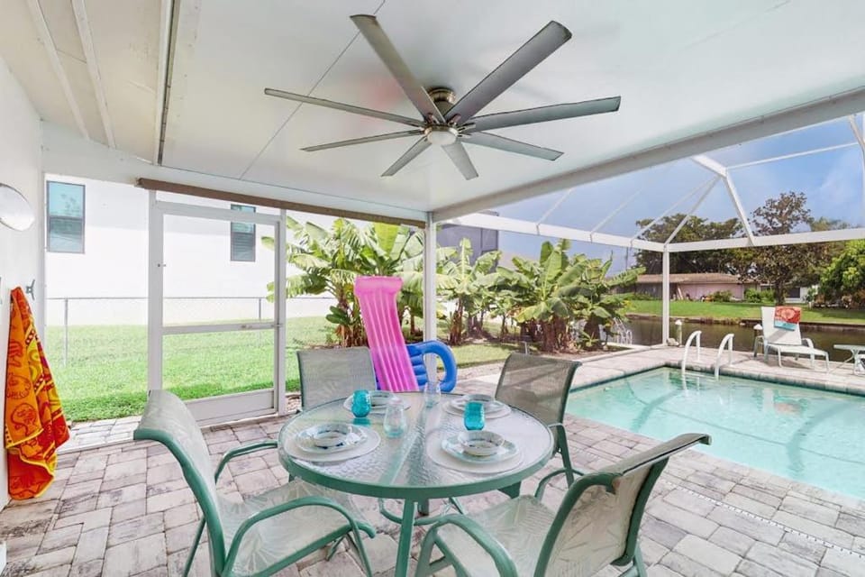 Redfish Cove Getaway House in Cape Coral