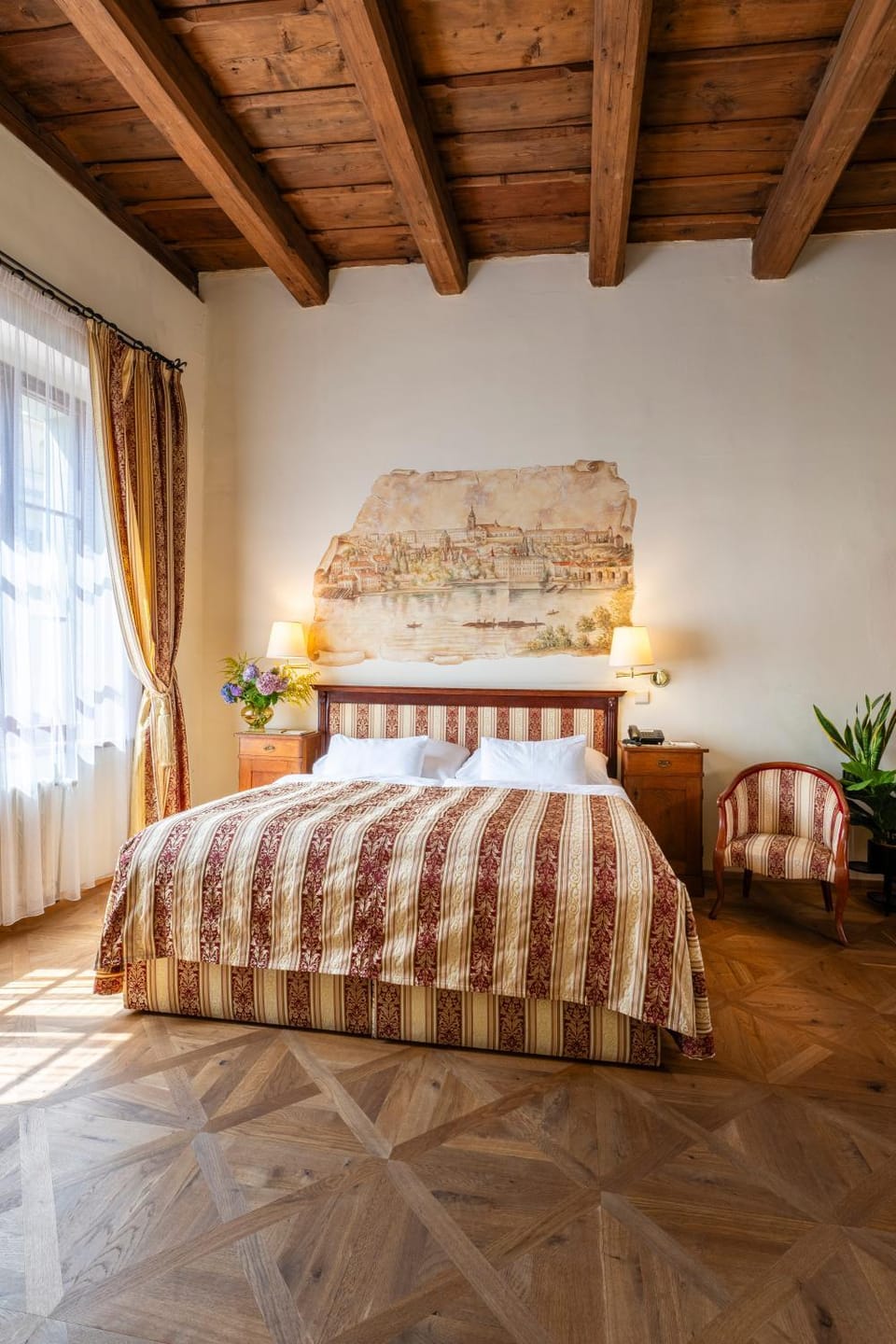 Bed, TV and multimedia, Bedroom
