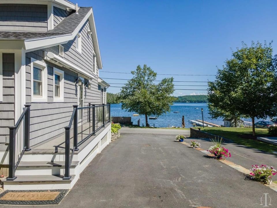 Beautiful Home 30 Feet from the Sand at Spofford Lake! House in Vermont