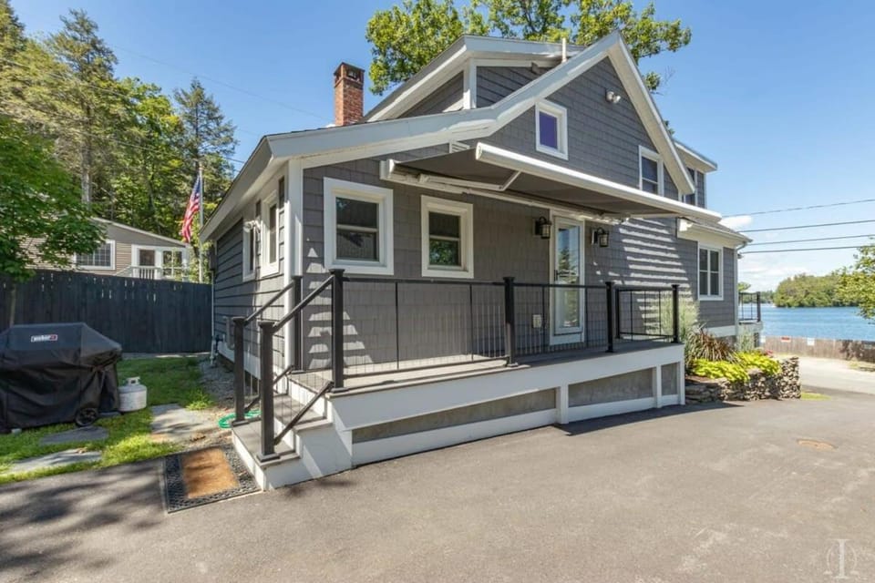 Beautiful Home 30 Feet from the Sand at Spofford Lake! House in Vermont