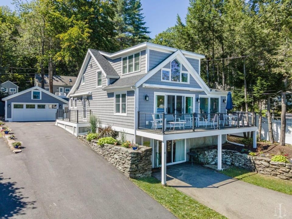 Beautiful Home 30 Feet from the Sand at Spofford Lake! House in Vermont