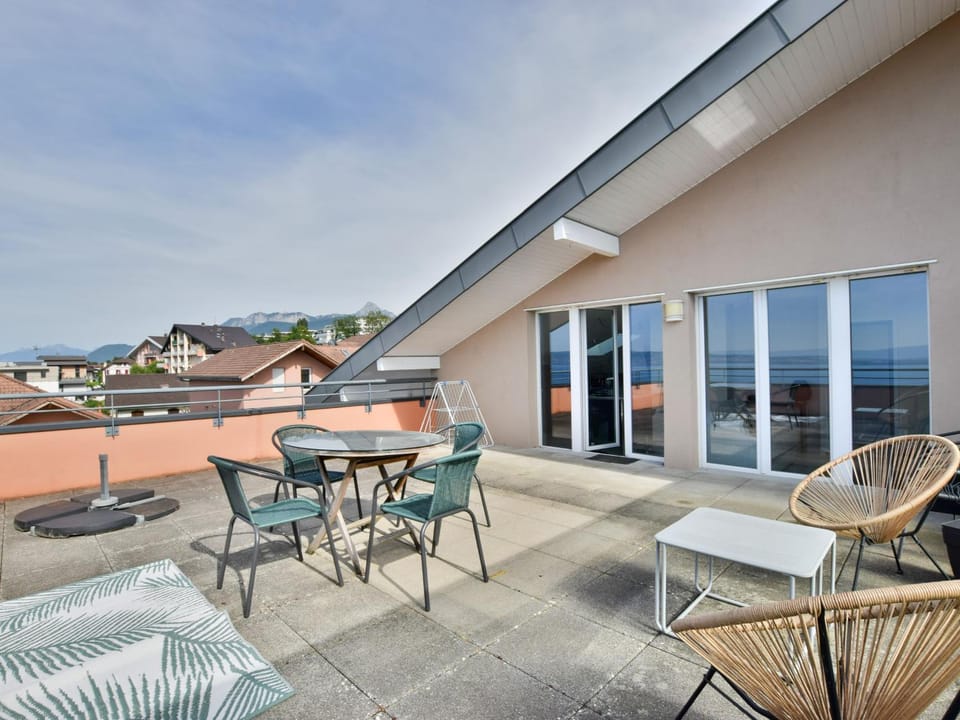 Appartement cozy à Évian, avec terrasse, animaux et parking - FR-1-498-69 Apartment in Évian-les-Bains