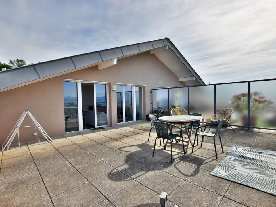 Appartement cozy à Évian, avec terrasse, animaux et parking - FR-1-498-69 Apartment in Évian-les-Bains