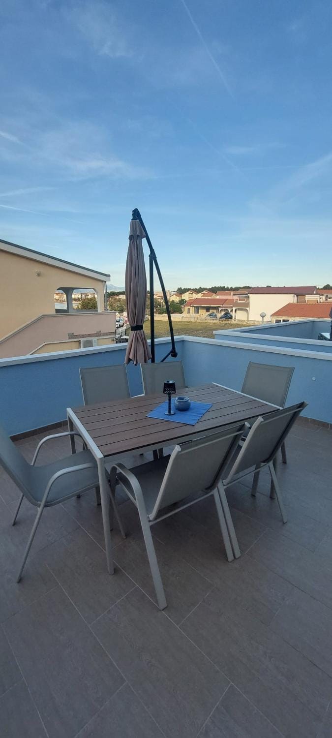 Day, Natural landscape, View (from property/room), Balcony/Terrace, Dining area