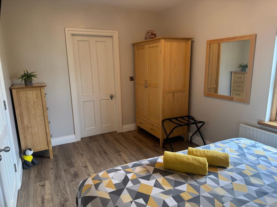 Bed, Photo of the whole room, Bedroom, wardrobe