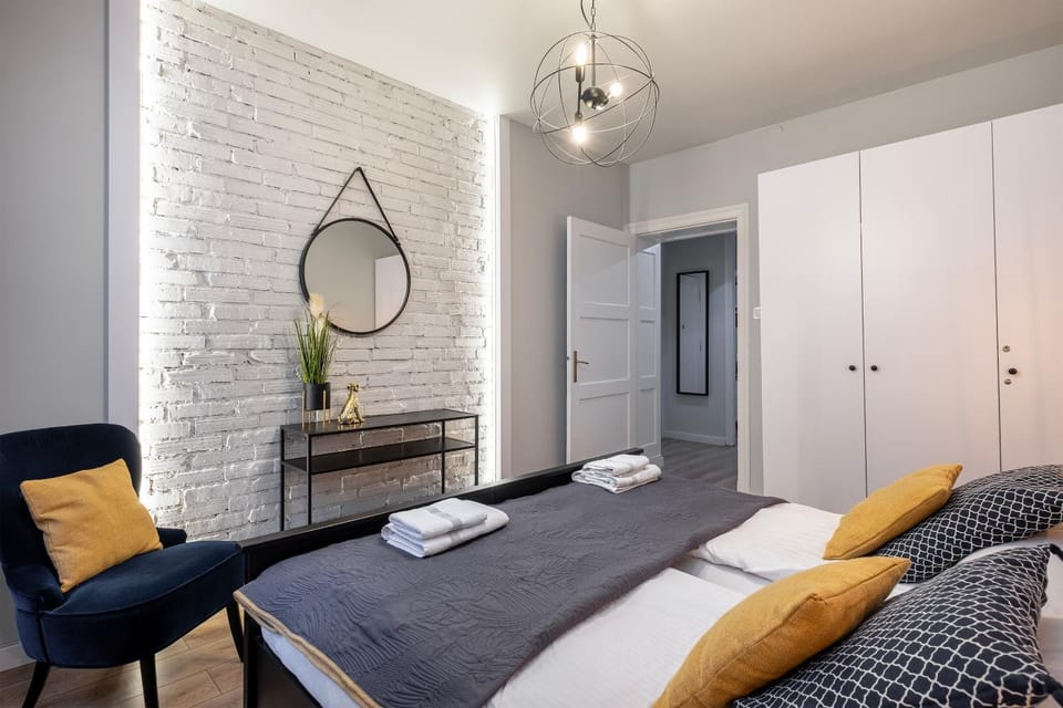 Bed, Living room, Photo of the whole room, Bedroom, towels, wardrobe