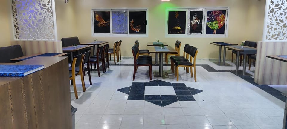 Restaurant/places to eat, Restaurant/places to eat