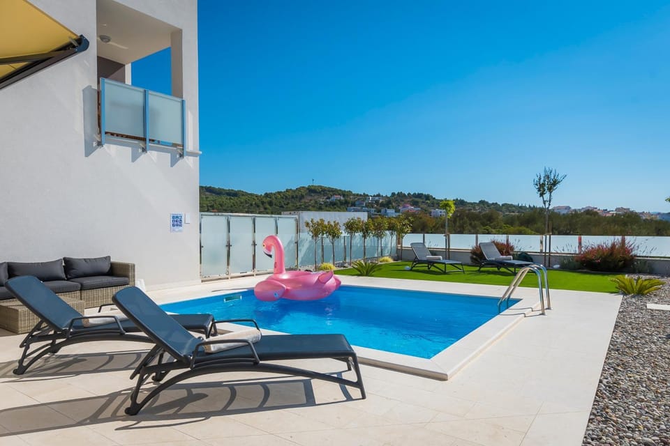 Pool view, Swimming pool