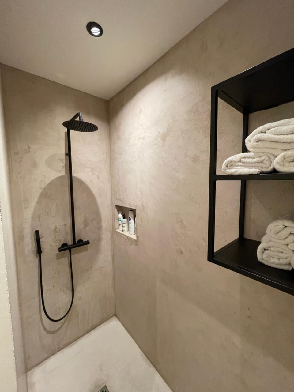 Shower, Bathroom, Bath, towels