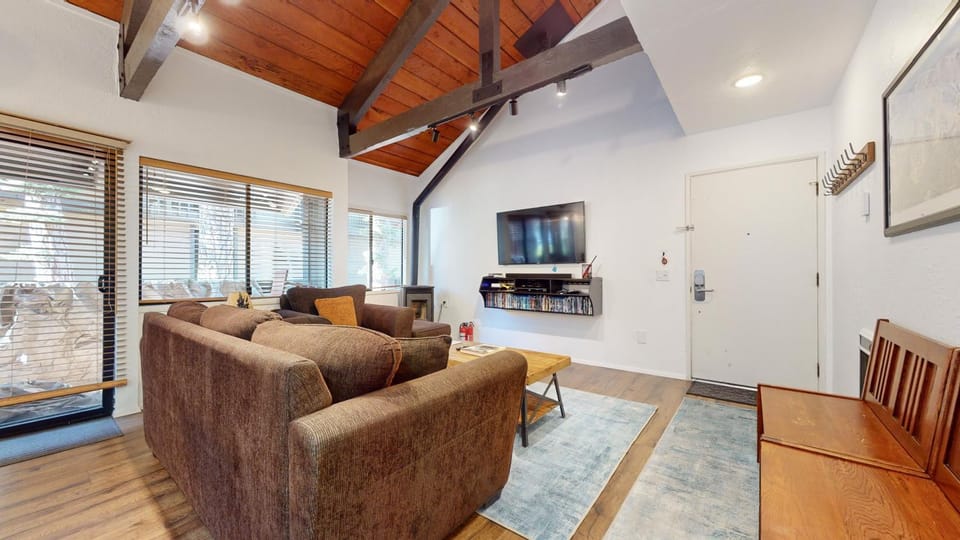 Bigwood #63 condo Apartment in Mammoth Lakes
