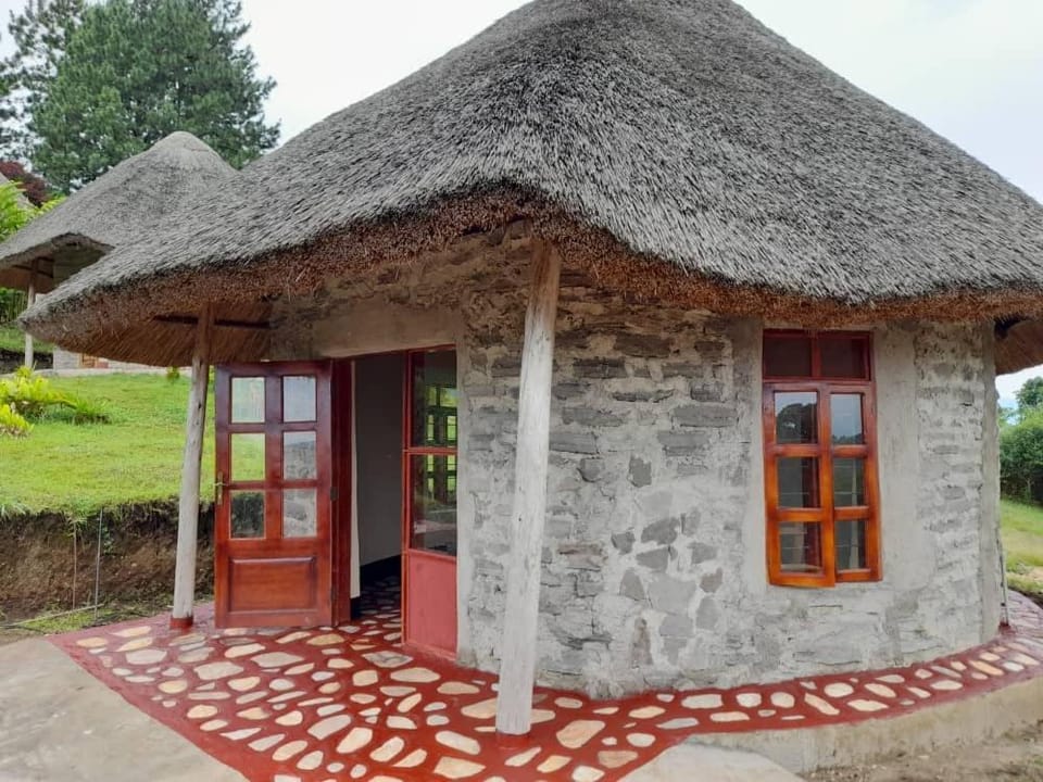 Lake Nyamirima cottages Campground/ 
RV Resort in Uganda