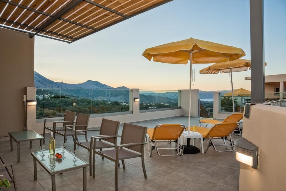 Patio, Balcony/Terrace, Mountain view, Sunrise, Sunset