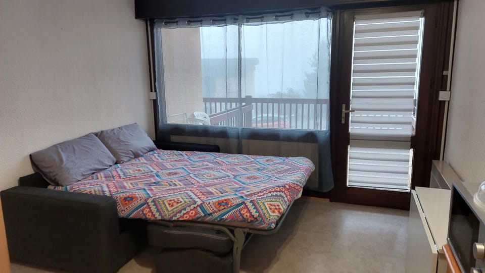 Font-Romeu : Studio cabine avec terrasse. Cabin in Bolquère