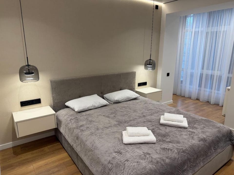 Аpartments Central Town Містечко Центральне з власним паркінгом та документами на проживання Apartment in Ukraine