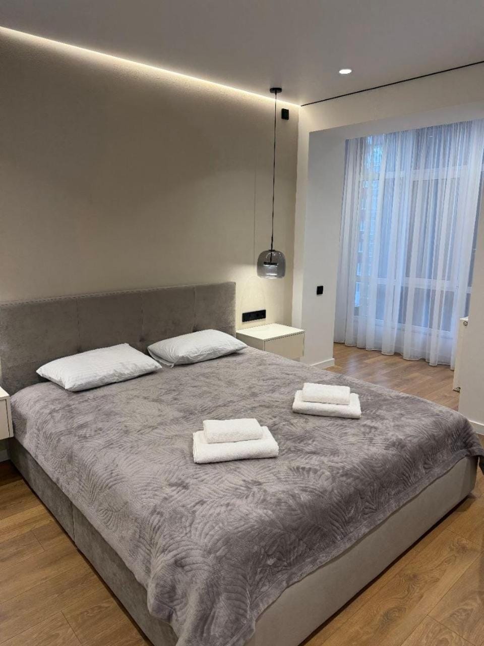 Аpartments Central Town Містечко Центральне з власним паркінгом та документами на проживання Apartment in Ukraine