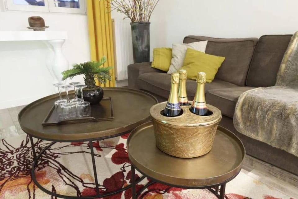 Living room, Lounge or bar, Seating area