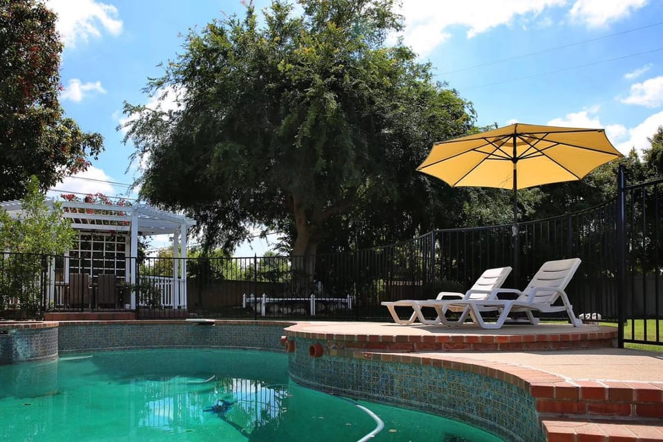 Swimming pool, Swimming pool