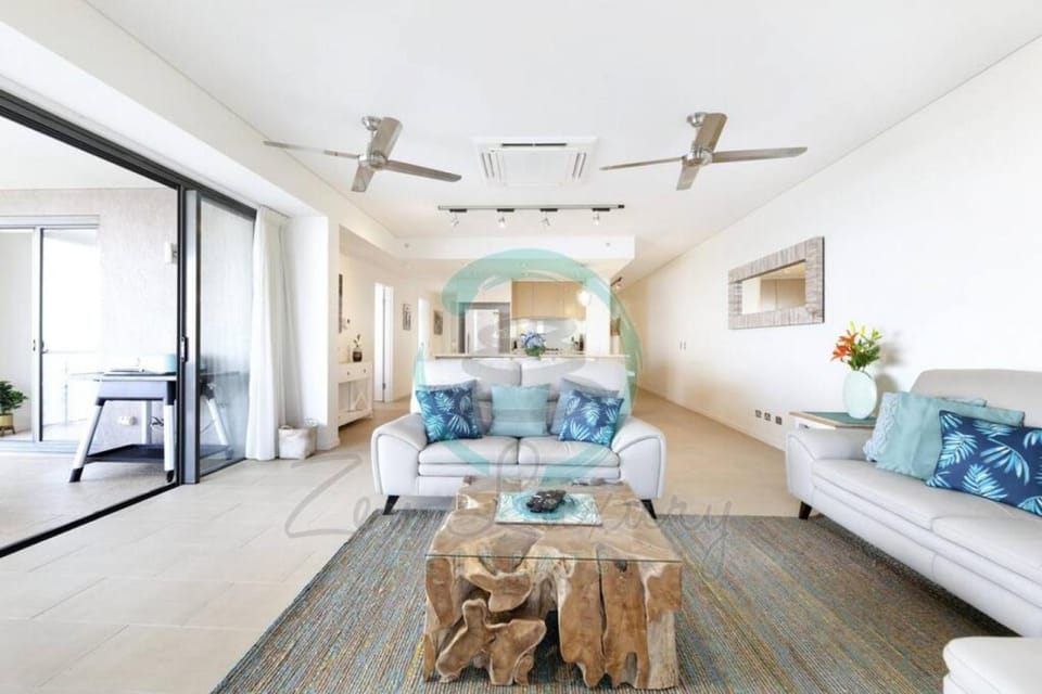 ZEN POINT PENTHOUSE 3-BR Executive W/front Retreat Apartment in Darwin