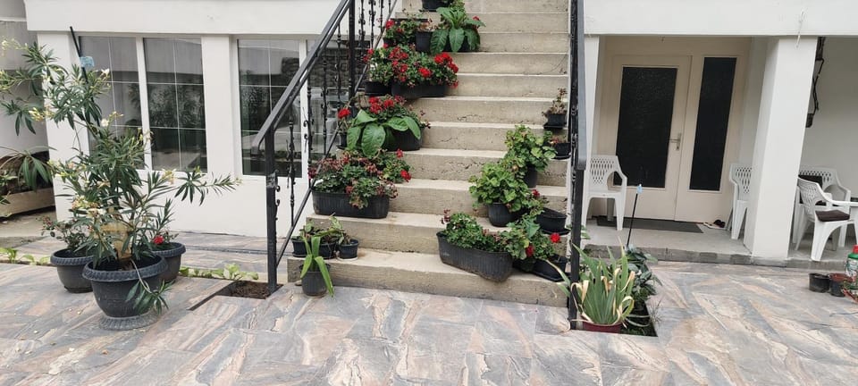 Facade/entrance, Balcony/Terrace