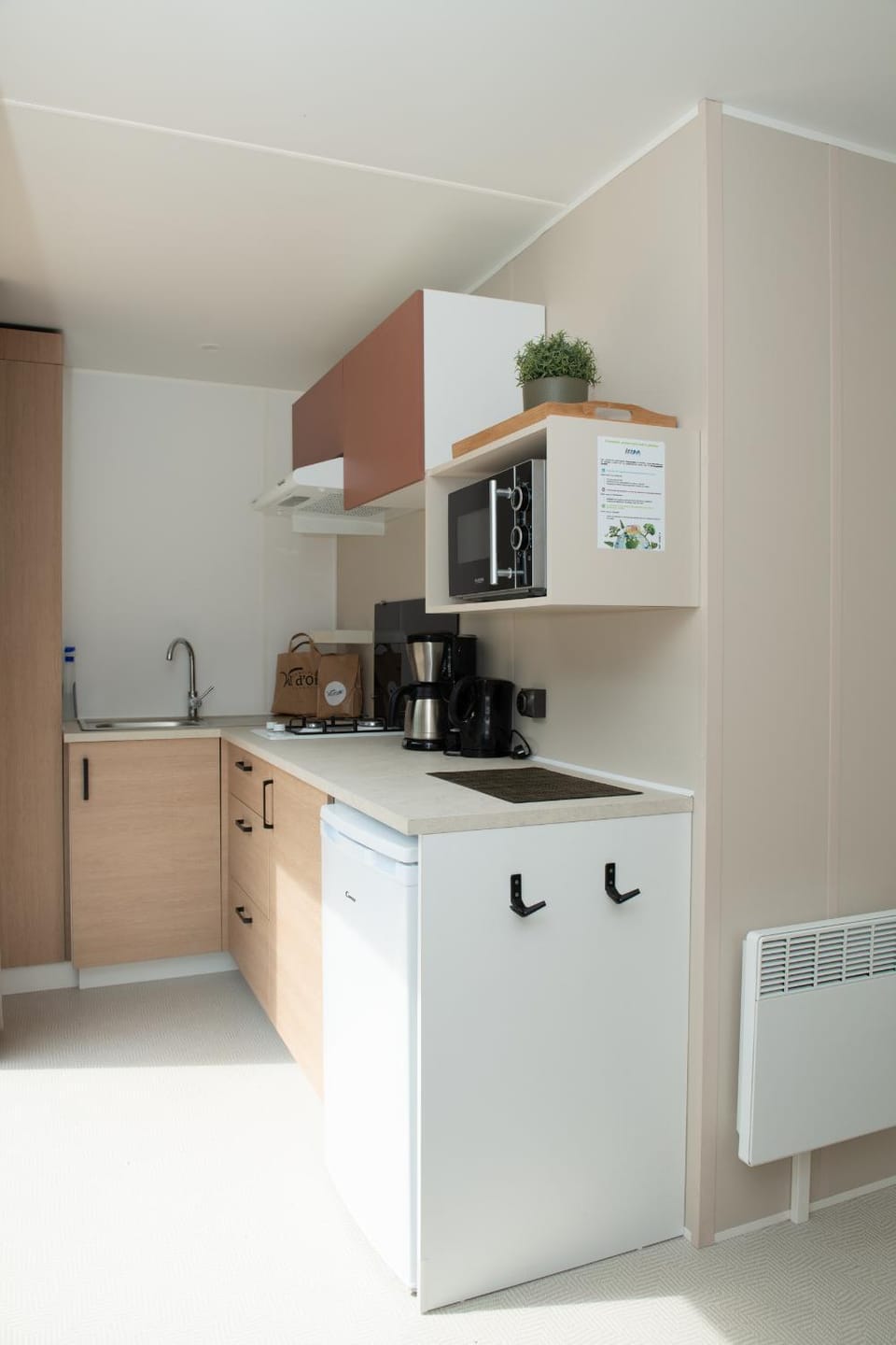 Kitchen or kitchenette, kitchen