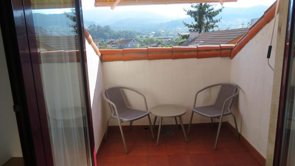 View (from property/room), Balcony/Terrace, Mountain view