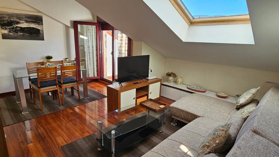 TV and multimedia, Dining area