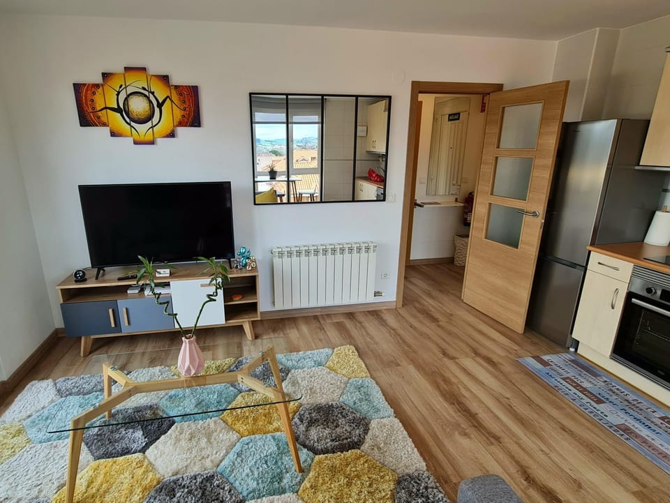 Communal lounge/ TV room, TV and multimedia, Living room