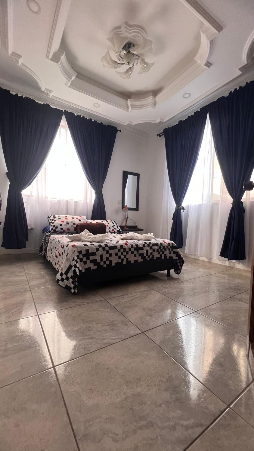 CASA CON JACUZZI CENTRO PEREIRA House in Dosquebradas