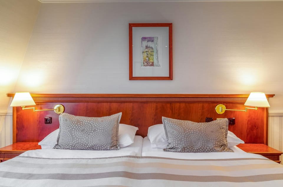 Bed, Decorative detail, Bedroom