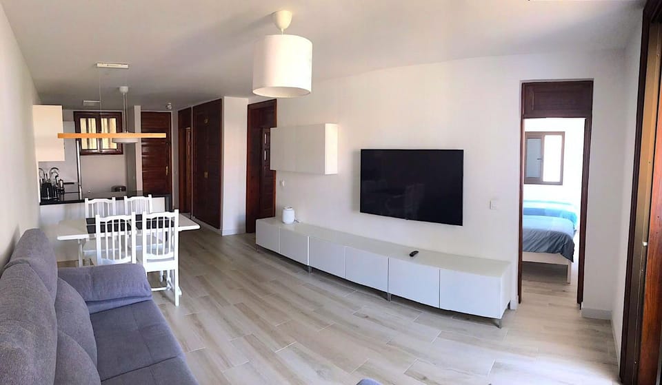 Communal lounge/ TV room, Dining area