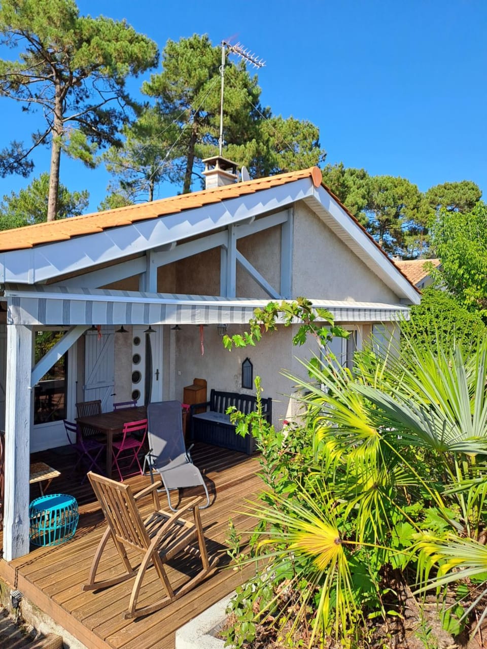 Patio, Dining area, Garden view