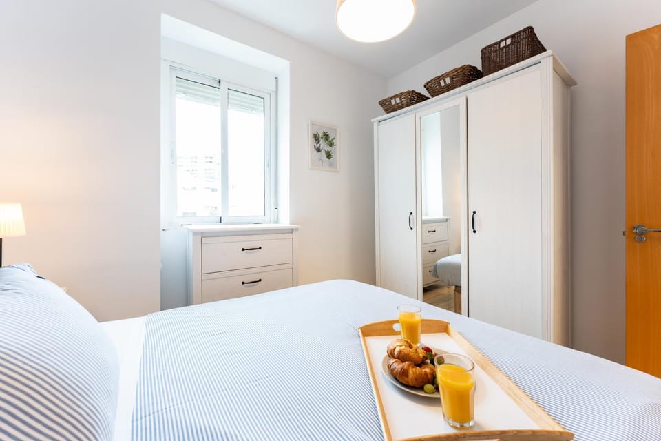 Bed, Photo of the whole room, Bedroom, wardrobe