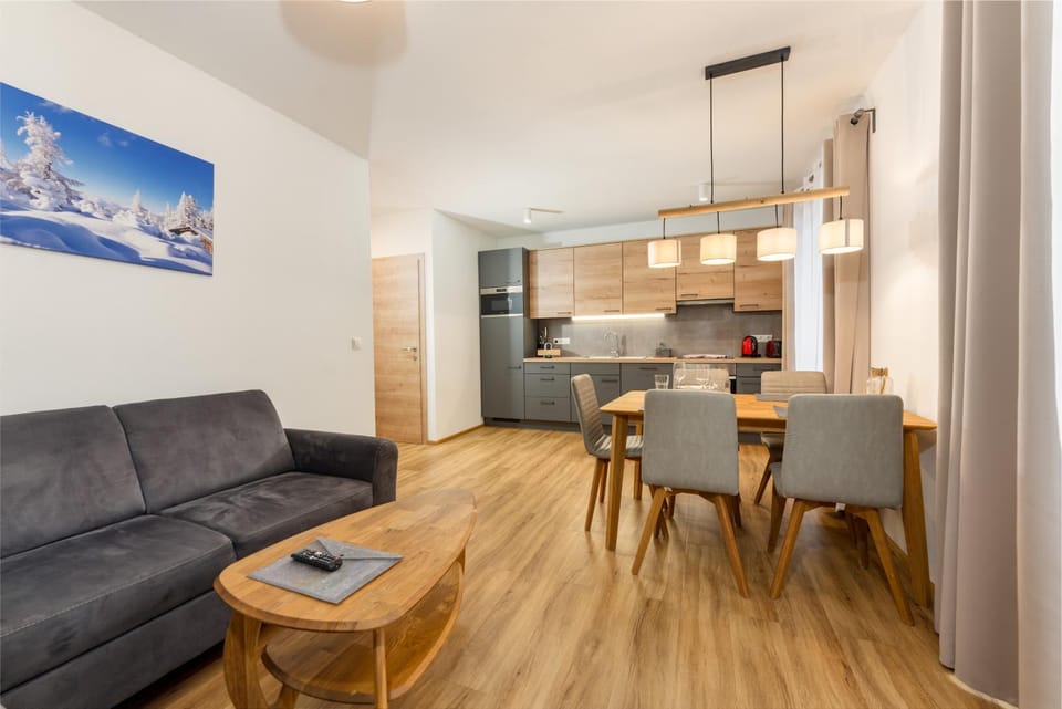 Kitchen or kitchenette, Living room, Seating area, Dining area