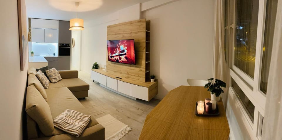 TV and multimedia, Living room, Seating area