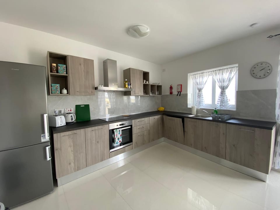 Kitchen or kitchenette, kitchen, kitchen
