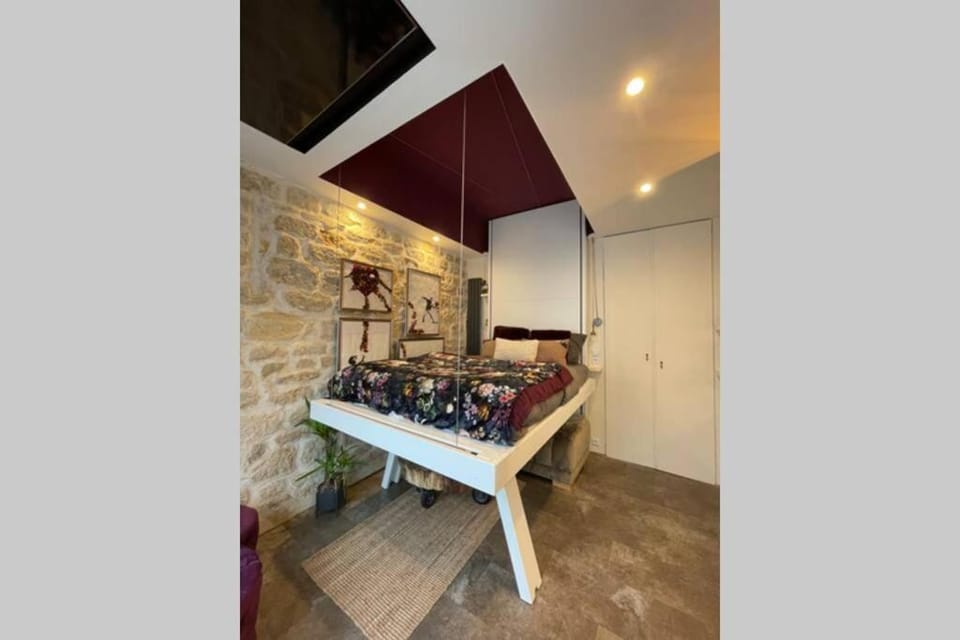 Tiny Gallery Paris Gare Montparnasse Apartment in Paris
