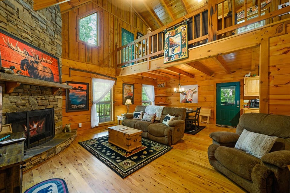 Living room, Dining area