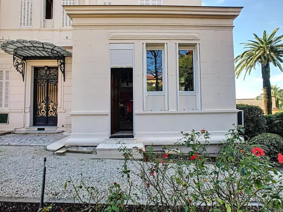 Charmant appartement dans villa avec parc Apartment in Cannes