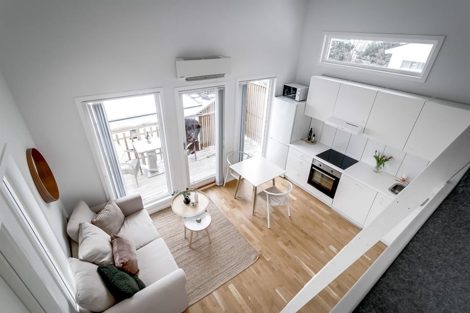 Kitchen or kitchenette, Living room, Seating area, Dining area, minibar, pet friendly