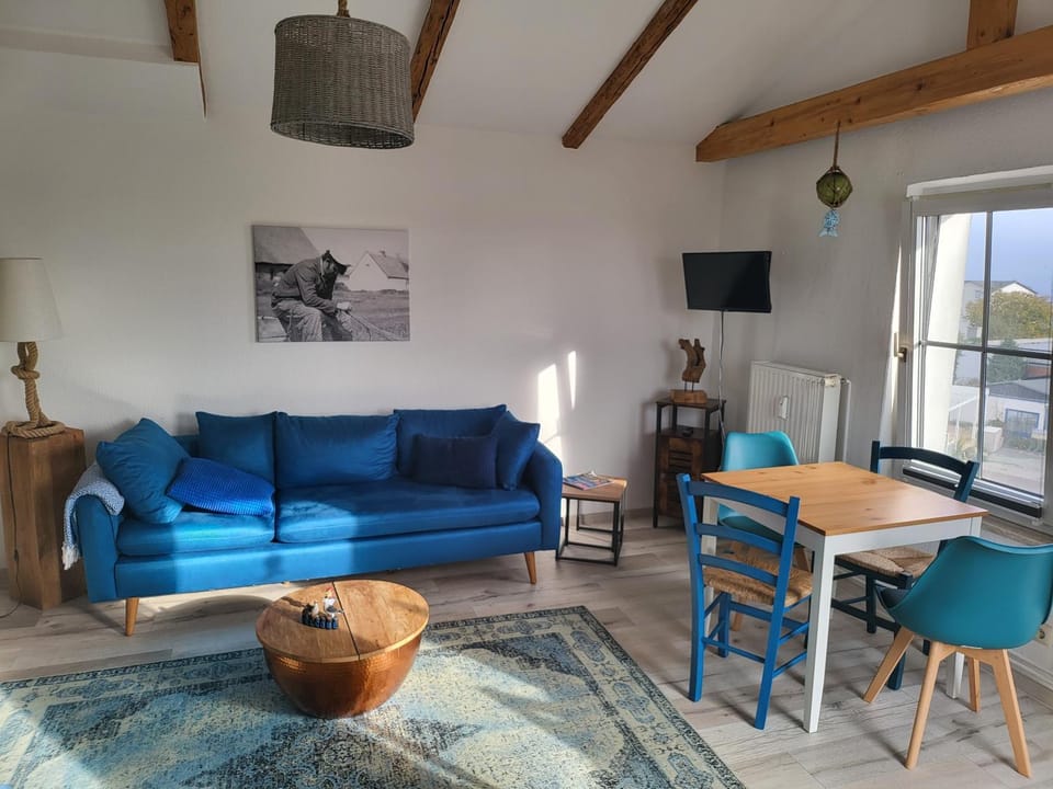 Living room, Seating area, Dining area, Sea view