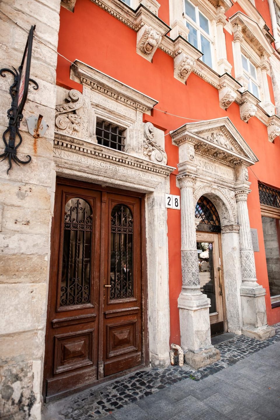 Facade/entrance