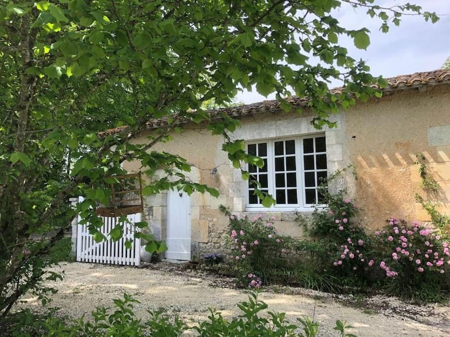 As seen on A New Life in The Sun - Beautiful 3 bedroom cottage with shared pool House in Nouvelle-Aquitaine